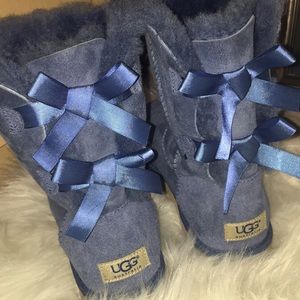 Blue bailey bow uggs